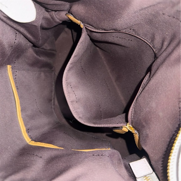 COACH Shay Shoulder Bag color chalk - Picture 15 of 16